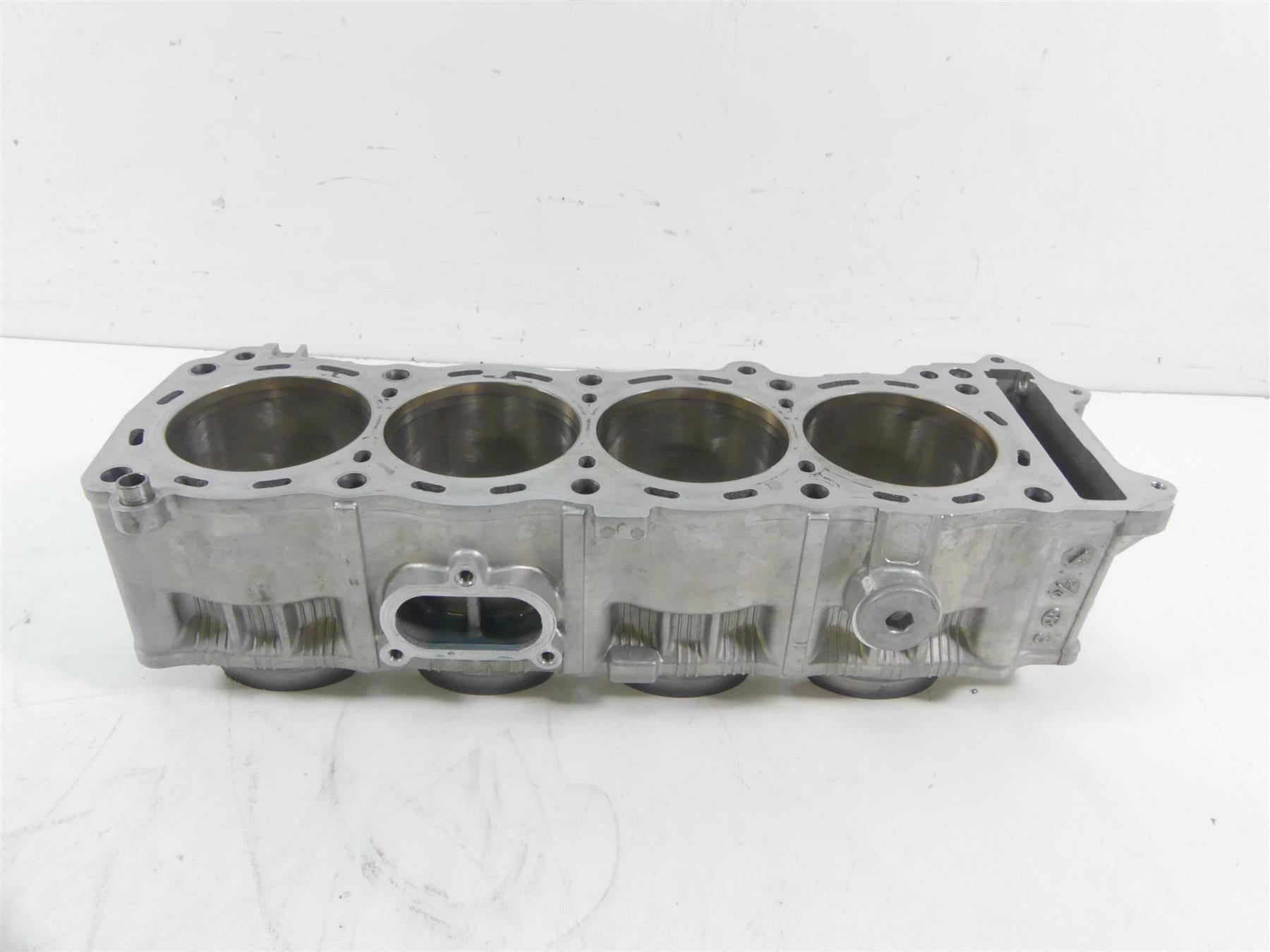 2020 Suzuki GSX1300 R Hayabusa Cylinder Jug Barrel + Pistons 11210-15H00-0F0 {{ shop.shopifyCountryName }} - Mototech271