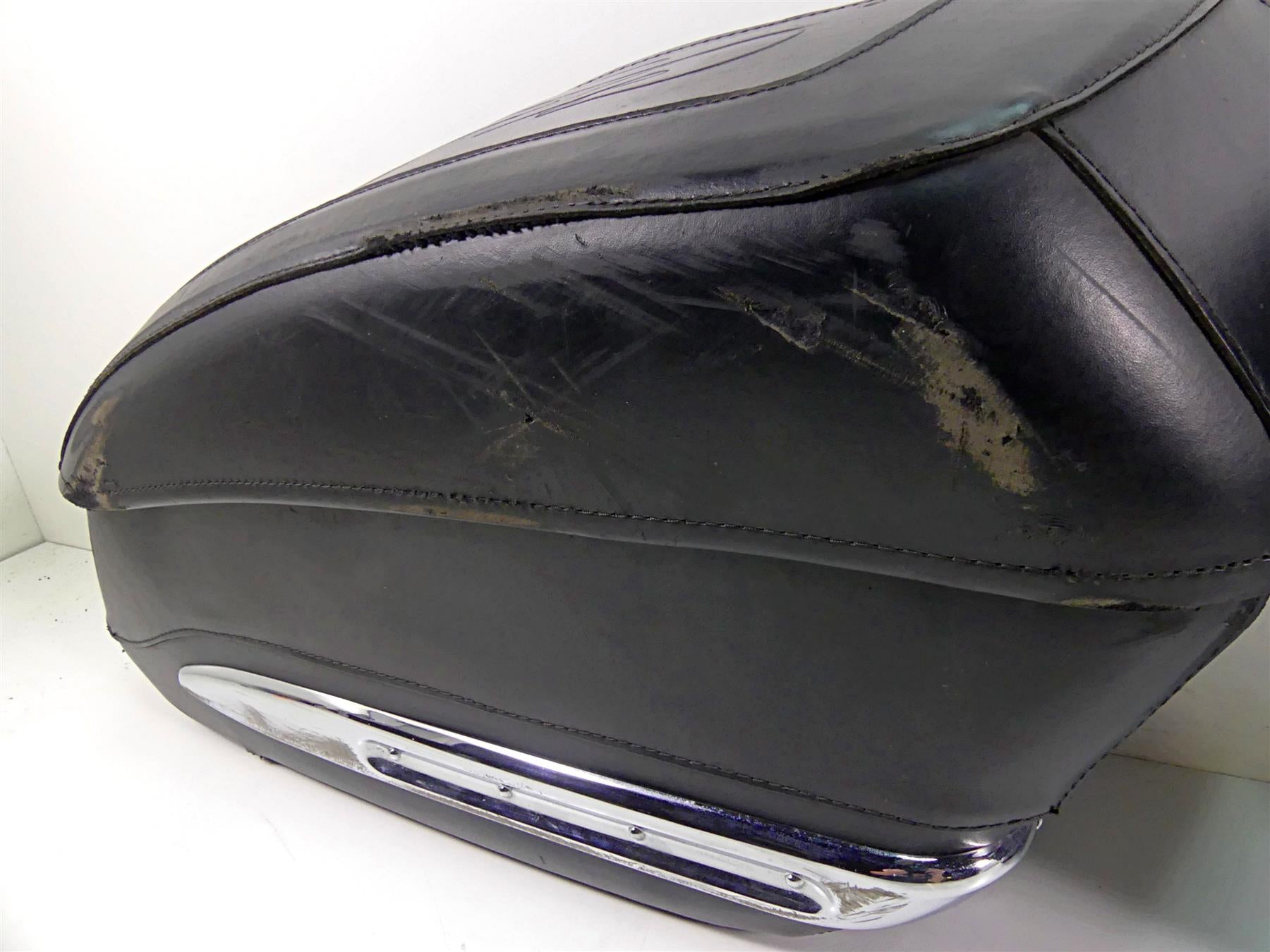 2007 Harley Touring FLHRSE CVO Road King Left Right Saddlebag Set 88220-07 {{ shop.shopifyCountryName }} - Mototech271