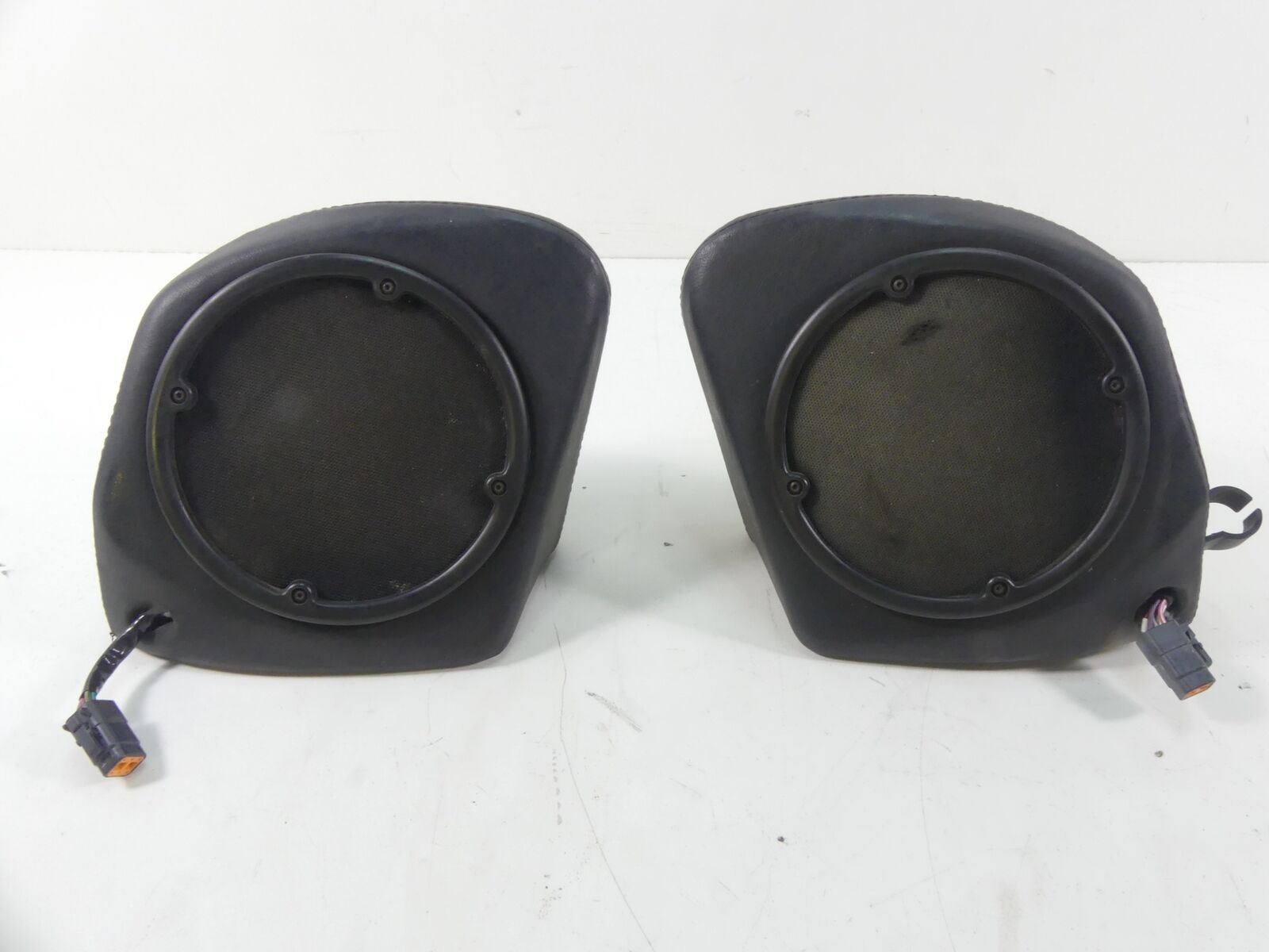 2006 Harley Touring FLHTCU SE CVO Rear Left Right Speakers Speaker Set 76349-06 {{ shop.shopifyCountryName }} - Mototech271
