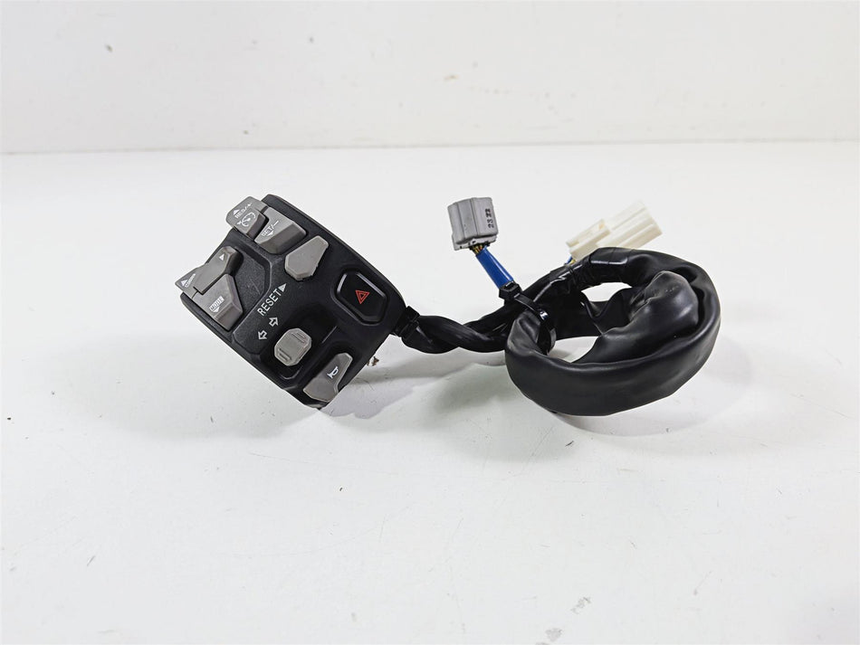 2022 Kawasaki ZX10R ZX1000 Ninja Left Hand Light Control Switch 46091-0576 {{ shop.shopifyCountryName }} - Mototech271
