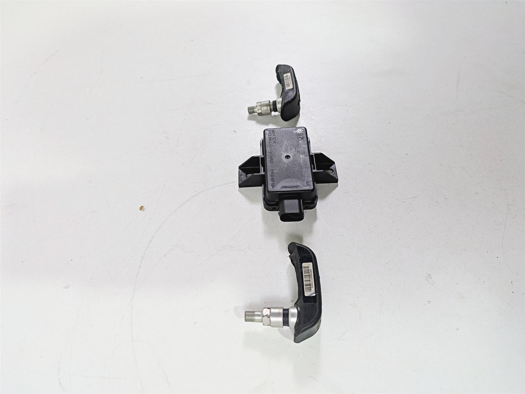 2017 BMW R1200 GS K50 Rdc Sensor & Tire Sensors Set 65758546222 65759832031 {{ shop.shopifyCountryName }} - Mototech271