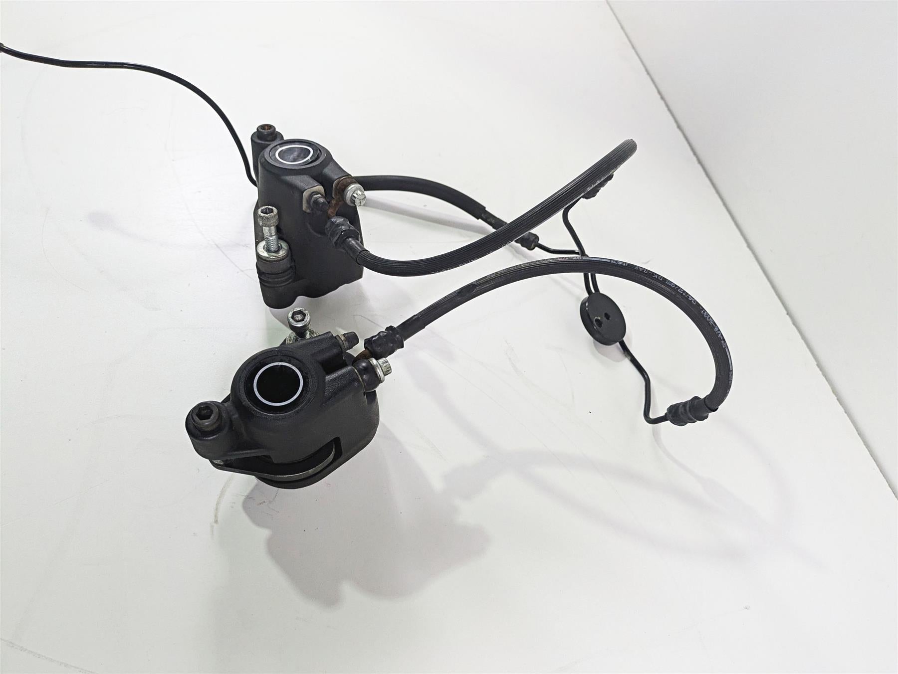 1996 Harley Touring FLHTCUI Electra Glide Front Brake Caliper Set 44023-83C {{ shop.shopifyCountryName }} - Mototech271