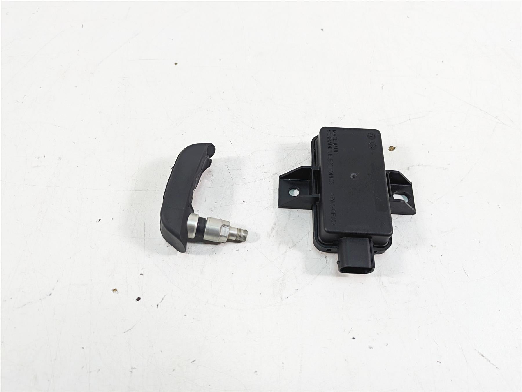 2020 KTM 1290 Super Adventure R Tire Pressure Module & Rear Sensor 60312032000 {{ shop.shopifyCountryName }} - Mototech271