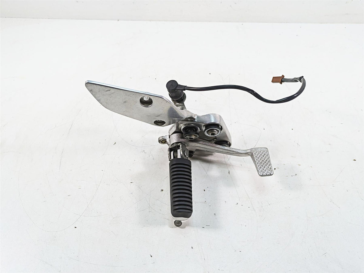 2002 Yamaha FZ1 FZS1000 Fazer Right Rider Footpeg & Brake Pedal 5LV-27443-01-00 {{ shop.shopifyCountryName }} - Mototech271