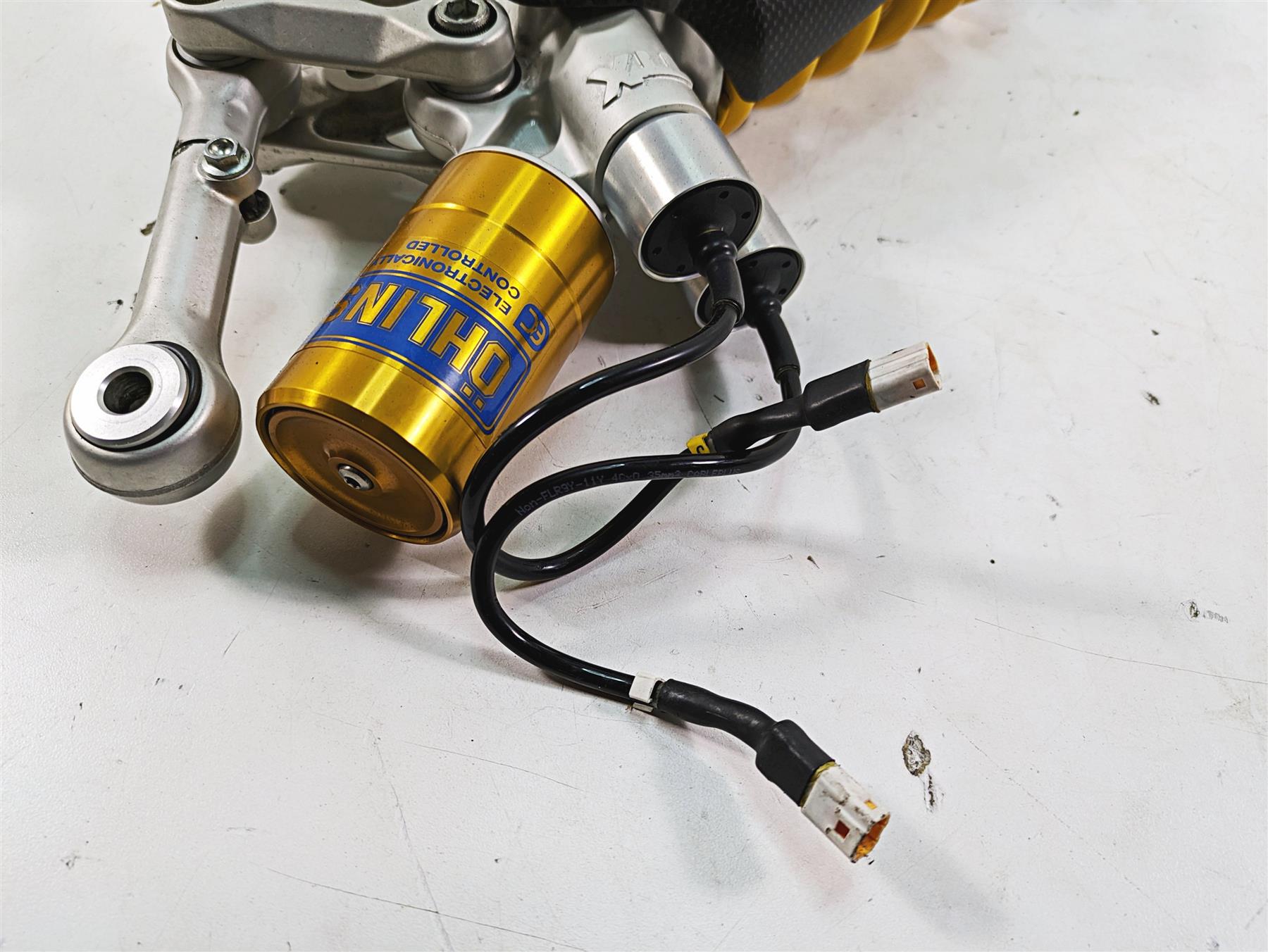 2016 Ducati Panigale 1299 S Rear TTX Ohlins Suspension Shock & Linkage 36521401A {{ shop.shopifyCountryName }} - Mototech271