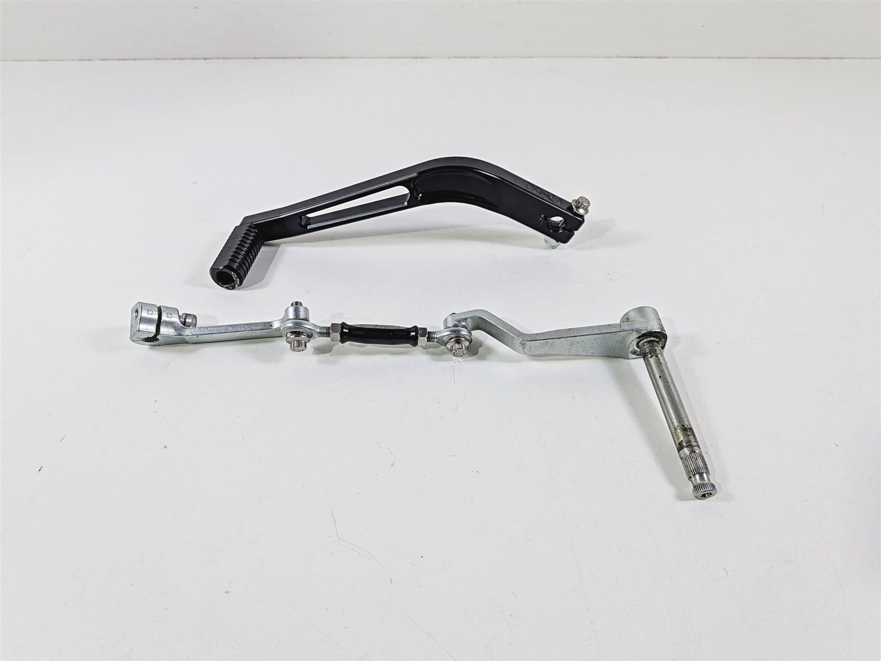 2024 Harley Softail FXLRST Low Rider Thrashin Shift Lever & Linkage TSC-2901-1 {{ shop.shopifyCountryName }} - Mototech271
