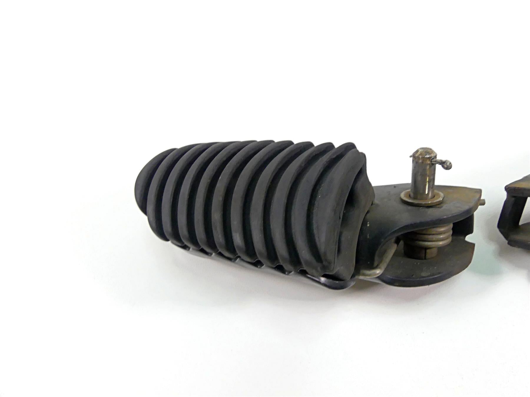 2013 BMW F800GS STD K72 Front Rider Driver Footpeg Set 46717701199 46717701200 {{ shop.shopifyCountryName }} - Mototech271