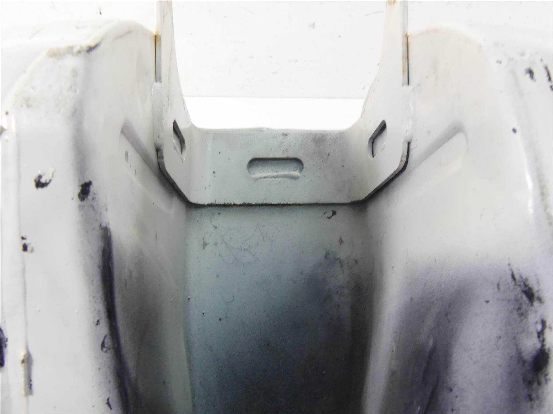 2013 Harley Touring FLHTP Electra Glide Fuel Gas Petrol Tank - No Dent 61356-08 {{ shop.shopifyCountryName }} - Mototech271