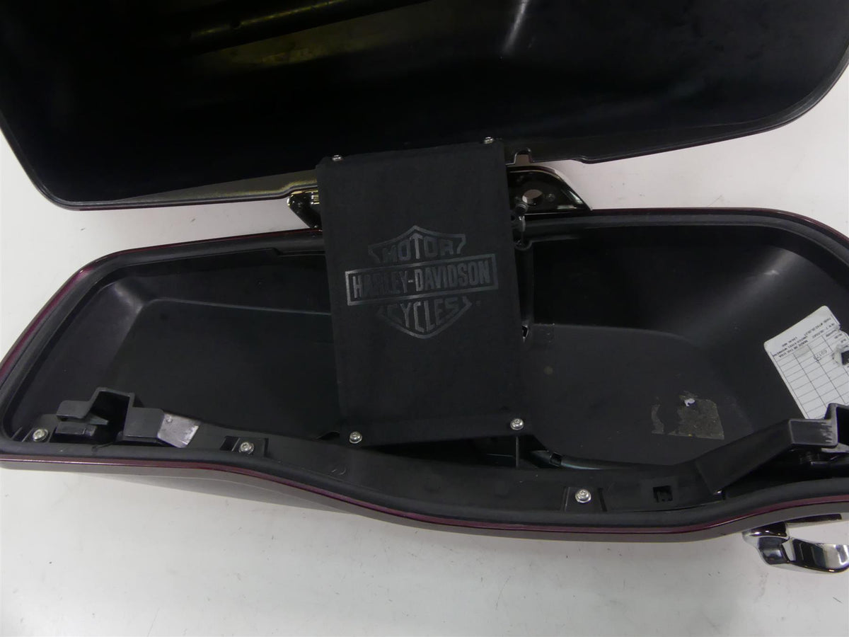 2017 Harley Touring FLHTKL Electra Glide Right Saddlebag Saddle Bag 90200412 {{ shop.shopifyCountryName }} - Mototech271
