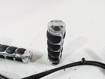 2011 Harley FXDC Dyna Super Glide Right Hand Control Switch & Grips 71684-06A {{ shop.shopifyCountryName }} - Mototech271