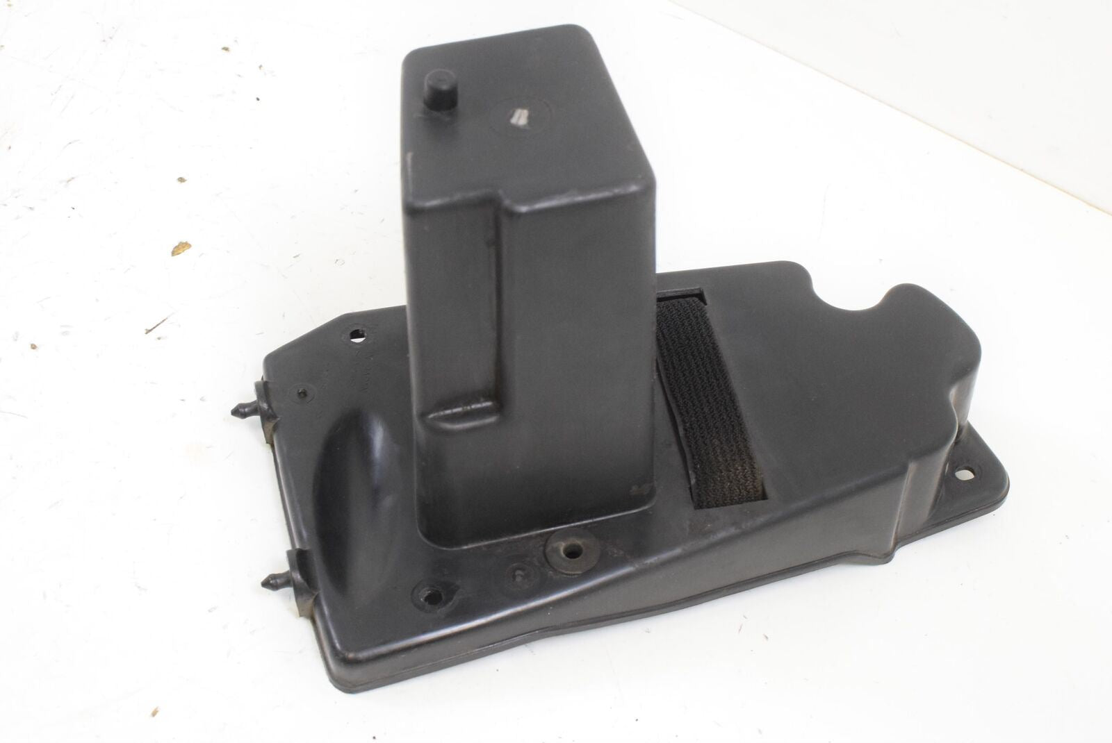 2000 Kawasaki VN1500 Vulcan Classic Tool Box Housing w Tools 32098-1109 {{ shop.shopifyCountryName }} - Mototech271