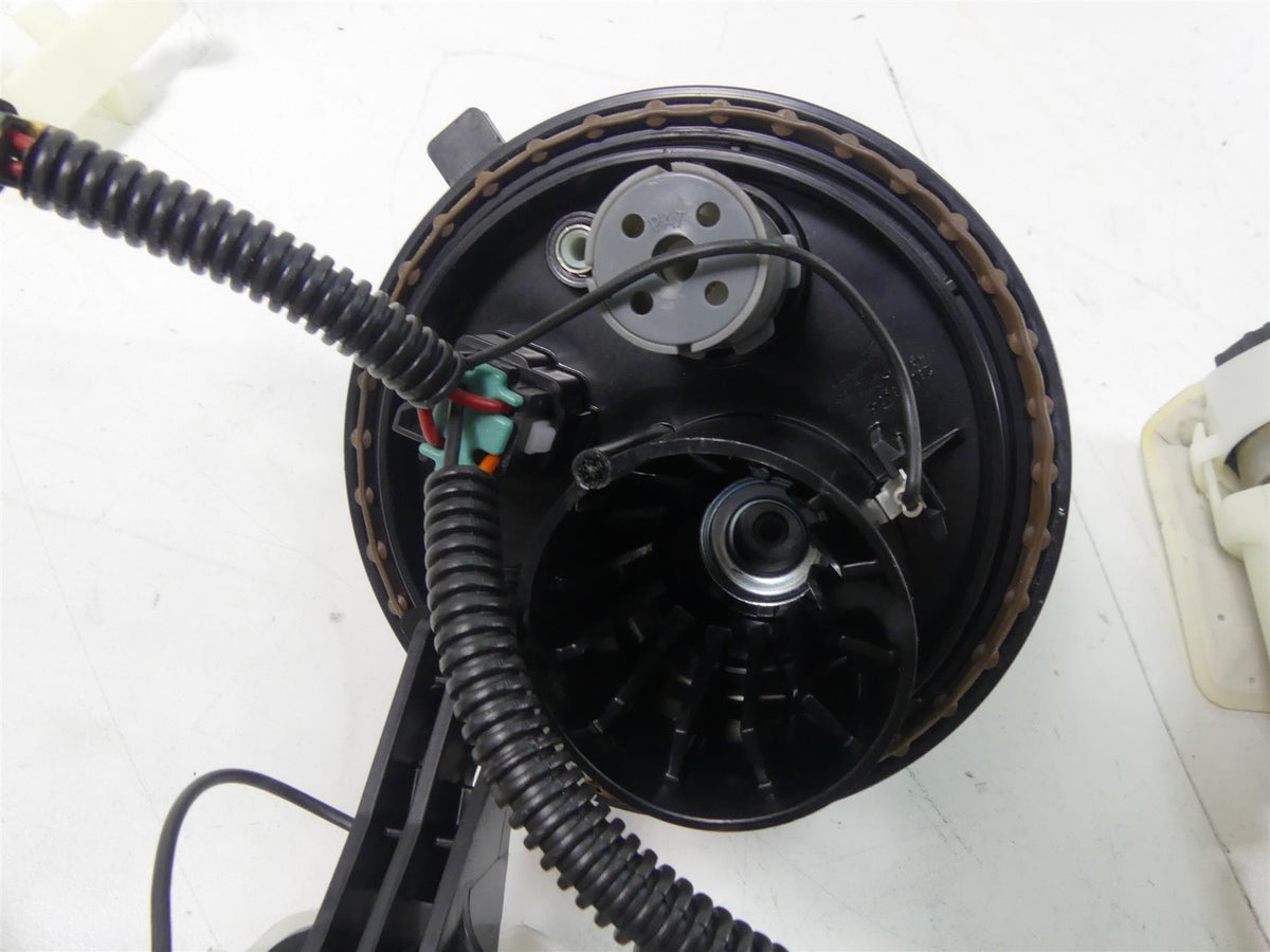 2016 Harley Touring FLTRX Road Glide Fuel Gas Pump - Tested - Read 75069-08C {{ shop.shopifyCountryName }} - Mototech271
