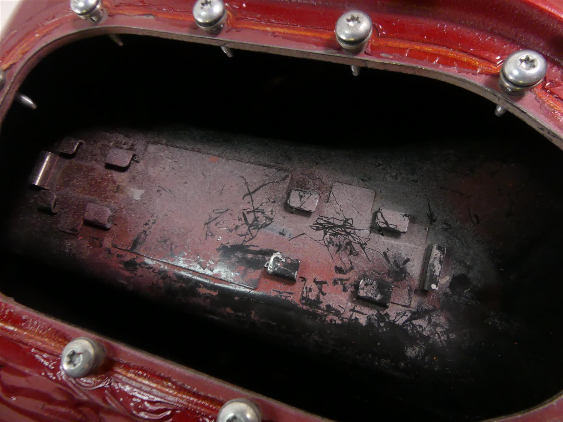 2013 Harley FXDWG Dyna Wide Glide Fuel Gas Petrol Tank -Dented 61000707 61593-10 {{ shop.shopifyCountryName }} - Mototech271