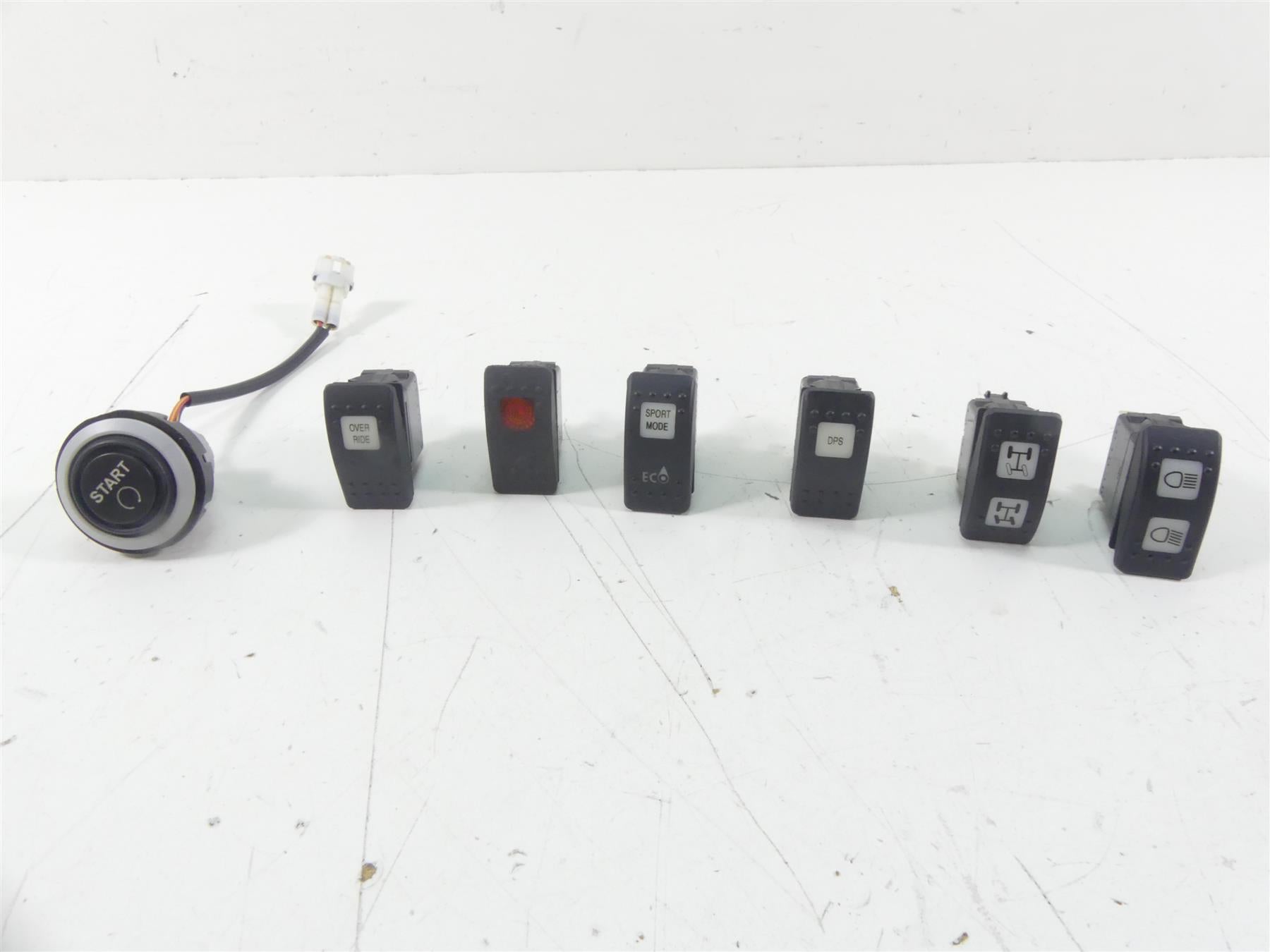 2020 Can-Am Commander 1000R XT Start Light Awd Mode Dps Switch Set 710002594 {{ shop.shopifyCountryName }} - Mototech271