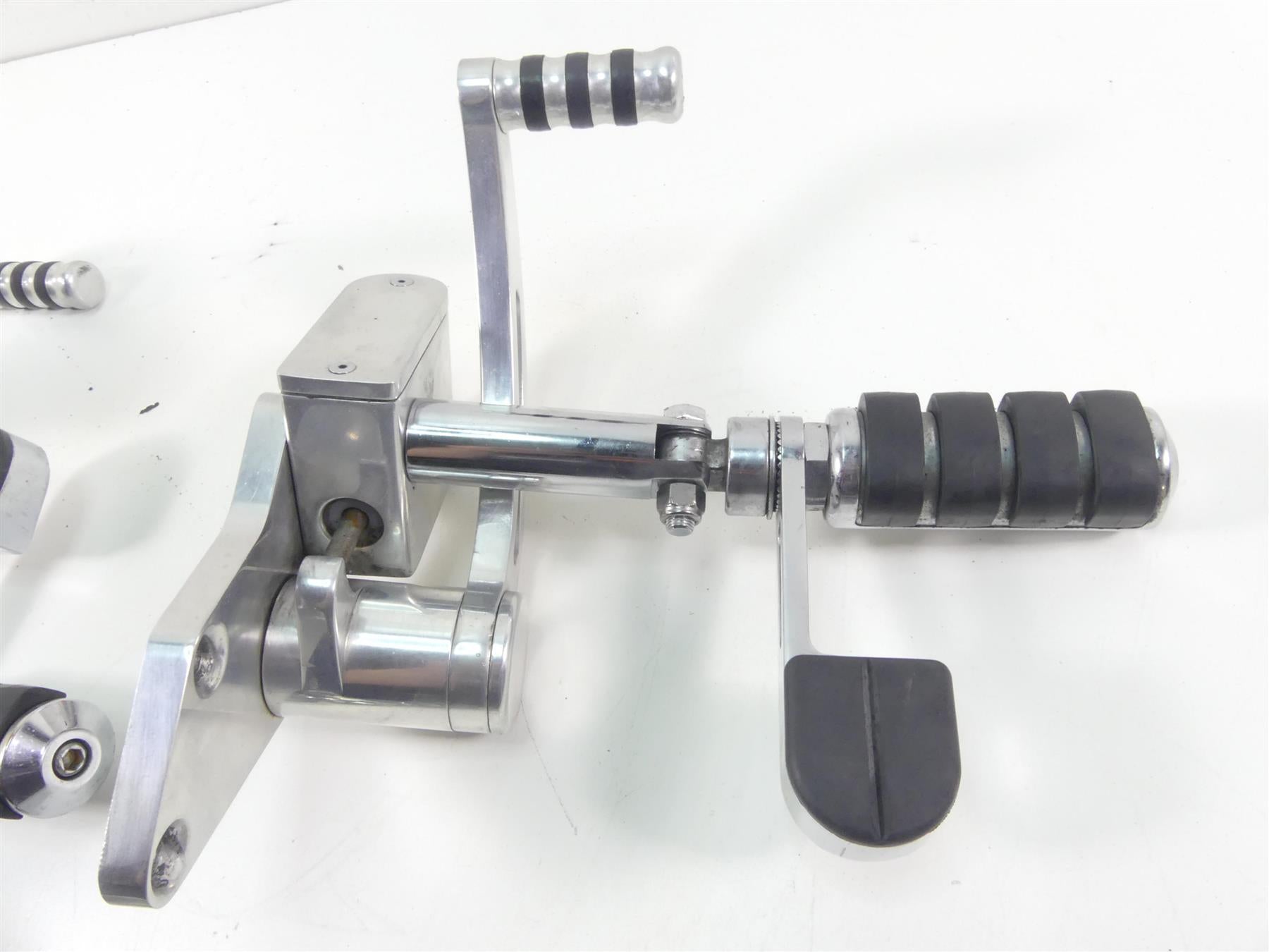 1999 Harley FXSTS Softail Springer Forward Control Foot peg Shift Brake Set {{ shop.shopifyCountryName }} - Mototech271