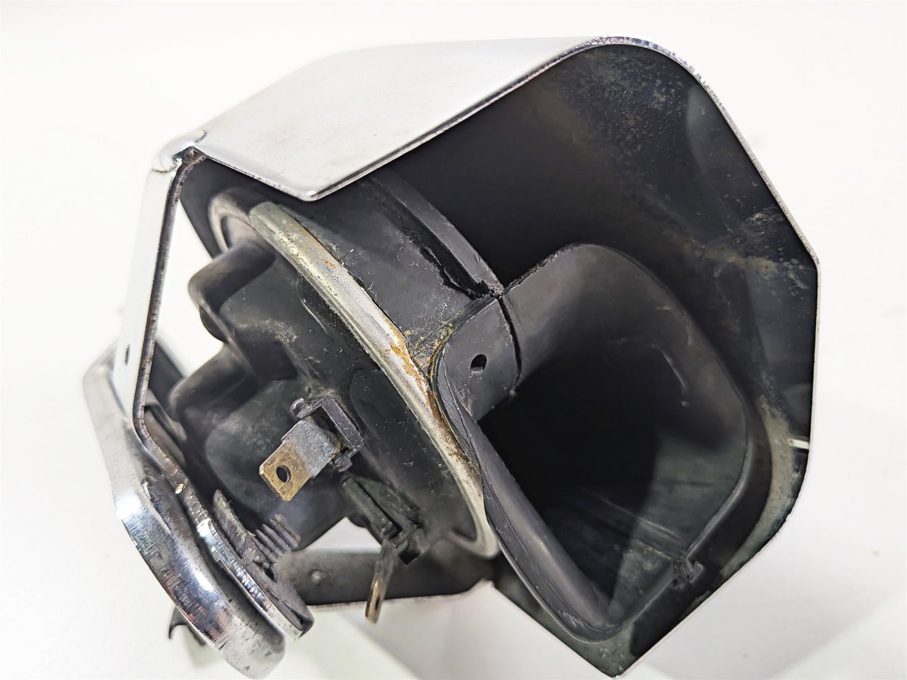 1998 Harley Dyna FXDL Low Rider Horn & Chrome Cover 61300478A {{ shop.shopifyCountryName }} - Mototech271