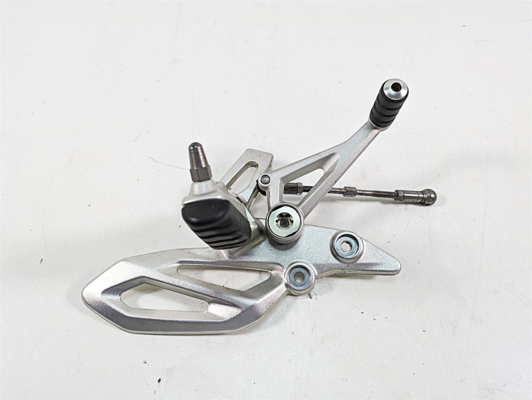2016 BMW R1200R K53 Left Rider Footpeg & Shifter Shift Lever Set 46718540796 {{ shop.shopifyCountryName }} - Mototech271