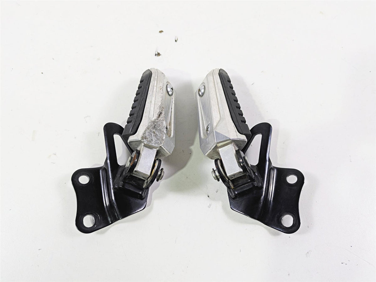 2019 Suzuki M109R VZR1800 Boulevard Rear Passenger Footpeg Set 43600-48G00 {{ shop.shopifyCountryName }} - Mototech271