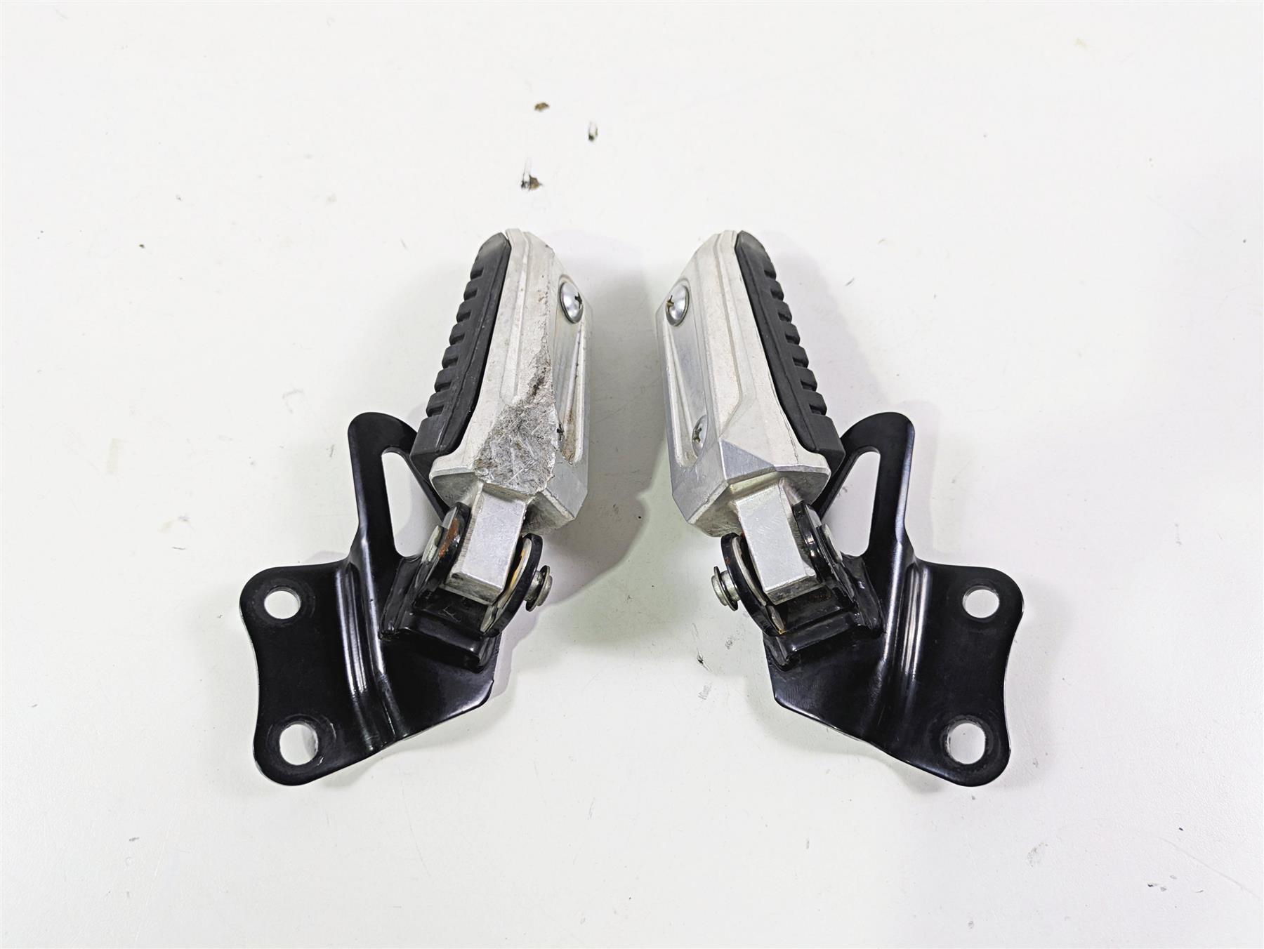 2019 Suzuki M109R VZR1800 Boulevard Rear Passenger Footpeg Set 43600-48G00 {{ shop.shopifyCountryName }} - Mototech271