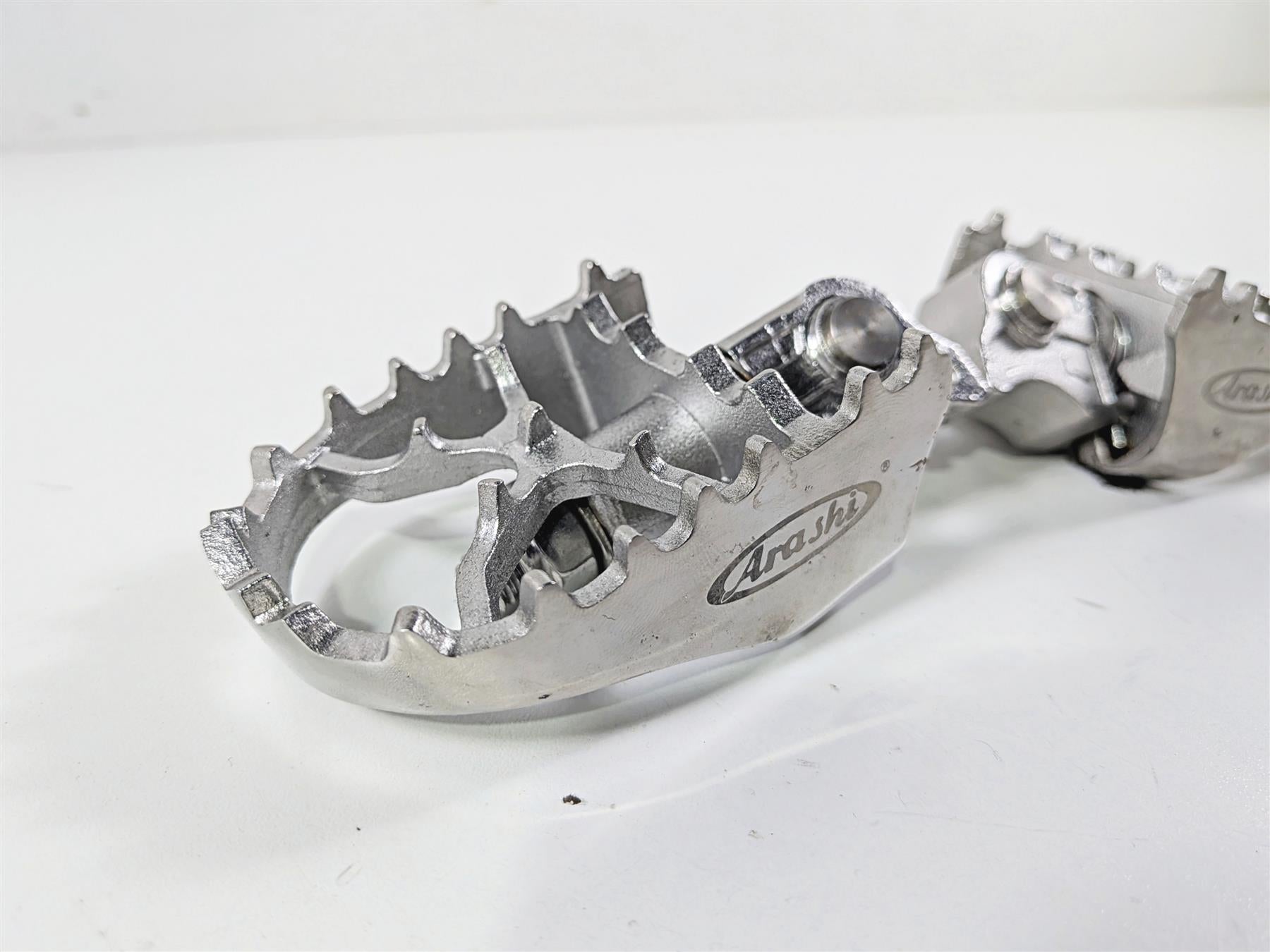 2016 BMW R1200 GS K50 Arashi Rider Foot Peg Footpeg Set AF076 {{ shop.shopifyCountryName }} - Mototech271