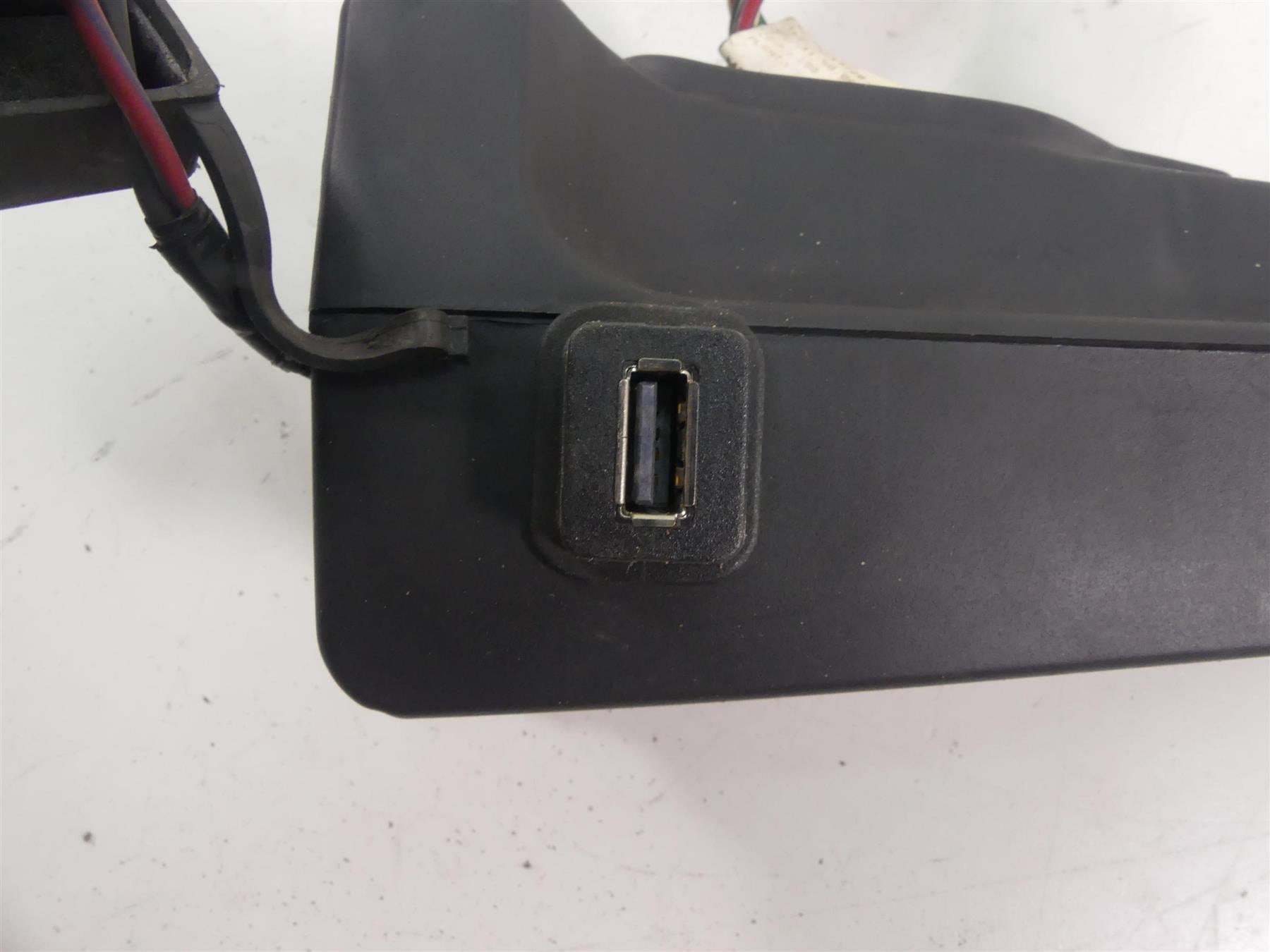 2021 Harley Softail FLSB Sport Glide Horn & Wiring Box 69201654 {{ shop.shopifyCountryName }} - Mototech271