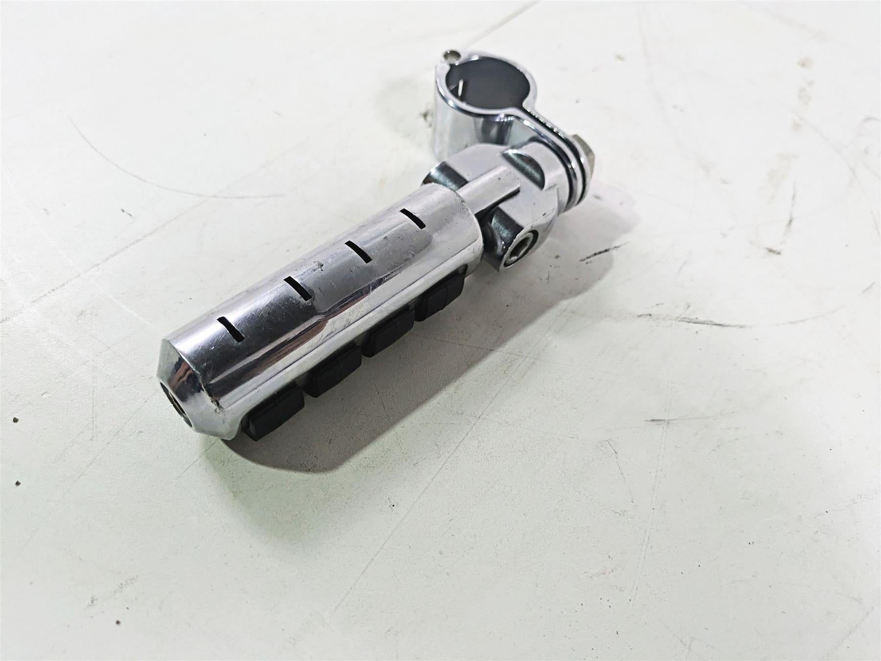 1996 Harley Touring FLHTCUI Electra Glide Highway Foot Peg + Mount {{ shop.shopifyCountryName }} - Mototech271