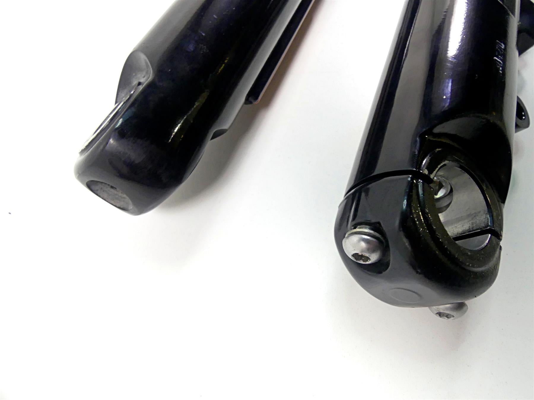 2010 Harley FXDF Dyna Fat Bob Front Fork Leg Set 49mm 48623-08A 48622-08A {{ shop.shopifyCountryName }} - Mototech271
