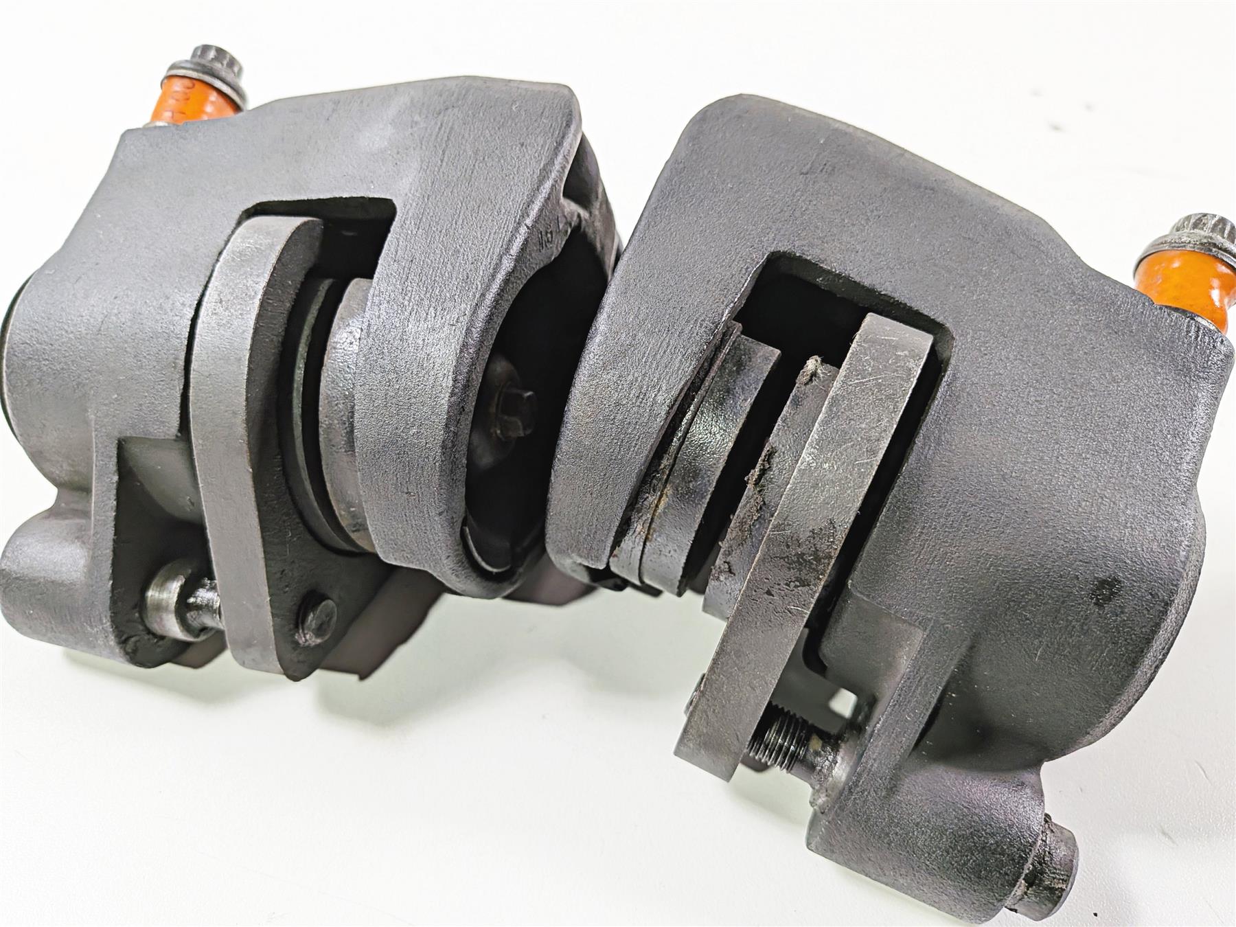 1993 Harley Touring FLHTCU Electra Glide Front Brake Caliper Set 44023-83C {{ shop.shopifyCountryName }} - Mototech271