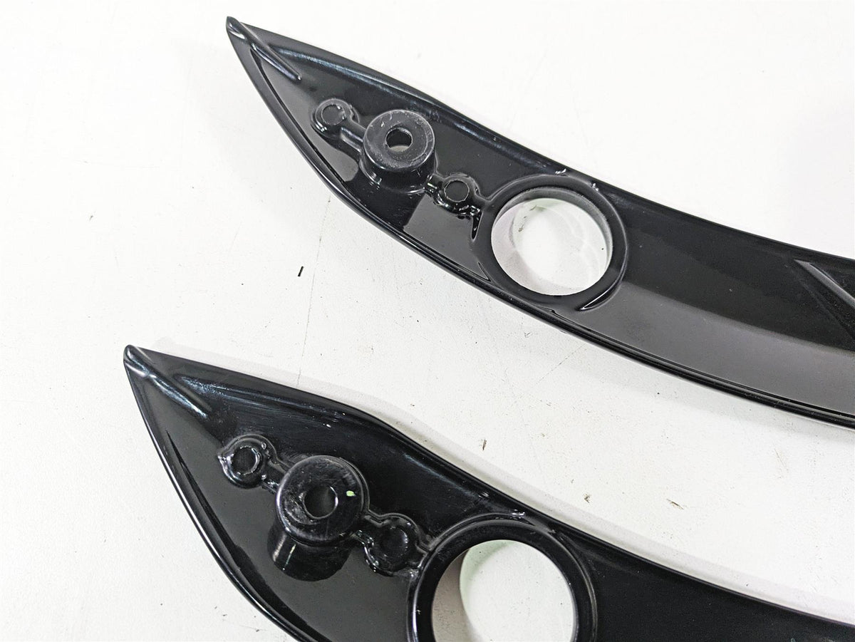 2018 Indian Chieftain Dark Horse Rear Black Fender Struts Covers 5139599 5139598 {{ shop.shopifyCountryName }} - Mototech271