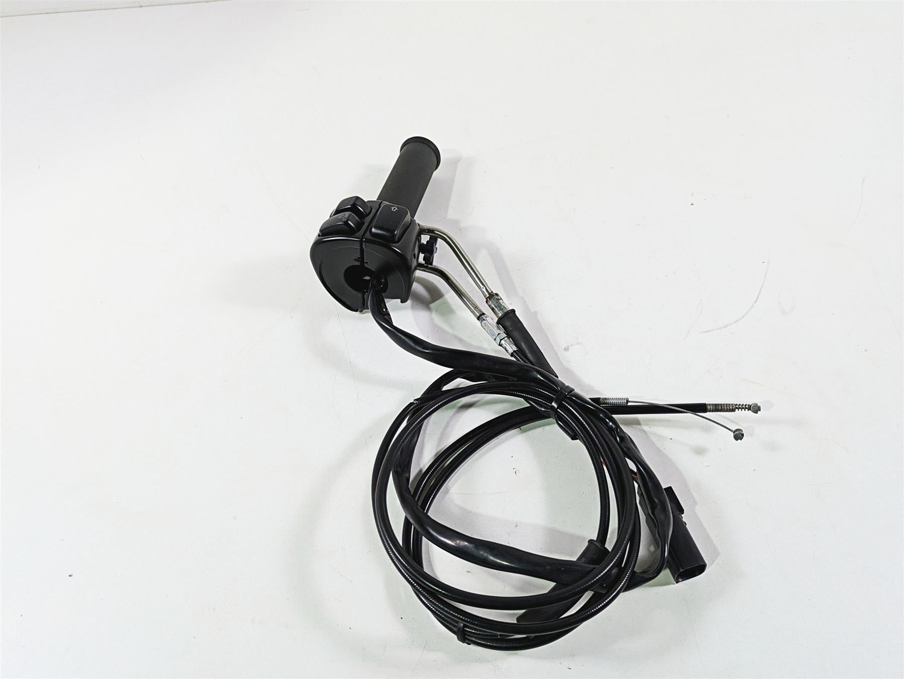 2009 Harley XR1200 Sportster Right Hand Control Switch Throttle -Read 71684-06A {{ shop.shopifyCountryName }} - Mototech271