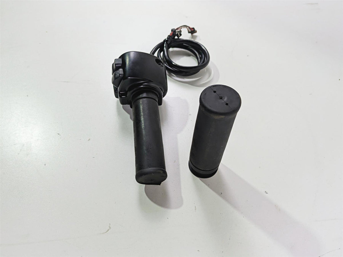 2017 Harley Softail Heritage Classic FLSTC Right Hand Control Switch 71500297 {{ shop.shopifyCountryName }} - Mototech271