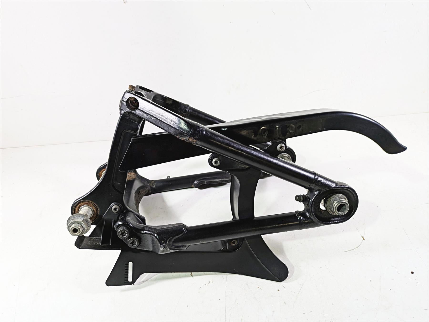 2018 Harley Softail FXFBS Fat Bob Rear Swing Arm Swingarm - Read 47400099BYM {{ shop.shopifyCountryName }} - Mototech271