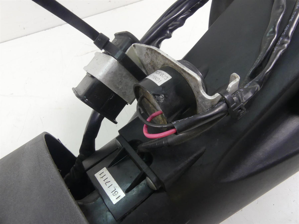 2017 Yamaha Waverunner VX 1050 CS Steering Handlebar + Switches F2X-61400-00-00 {{ shop.shopifyCountryName }} - Mototech271