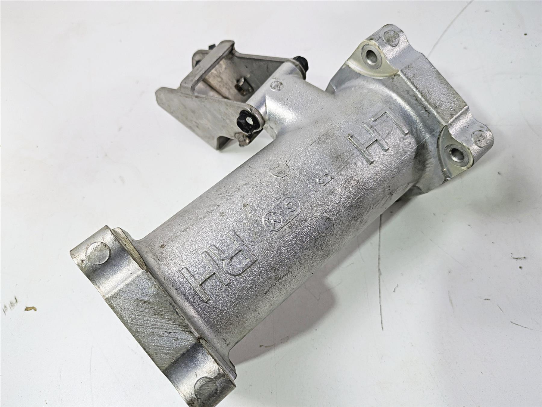 2004 Honda Aquatrax R-12X Exhaust Manifold Chamber 18310-HW3-671 {{ shop.shopifyCountryName }} - Mototech271