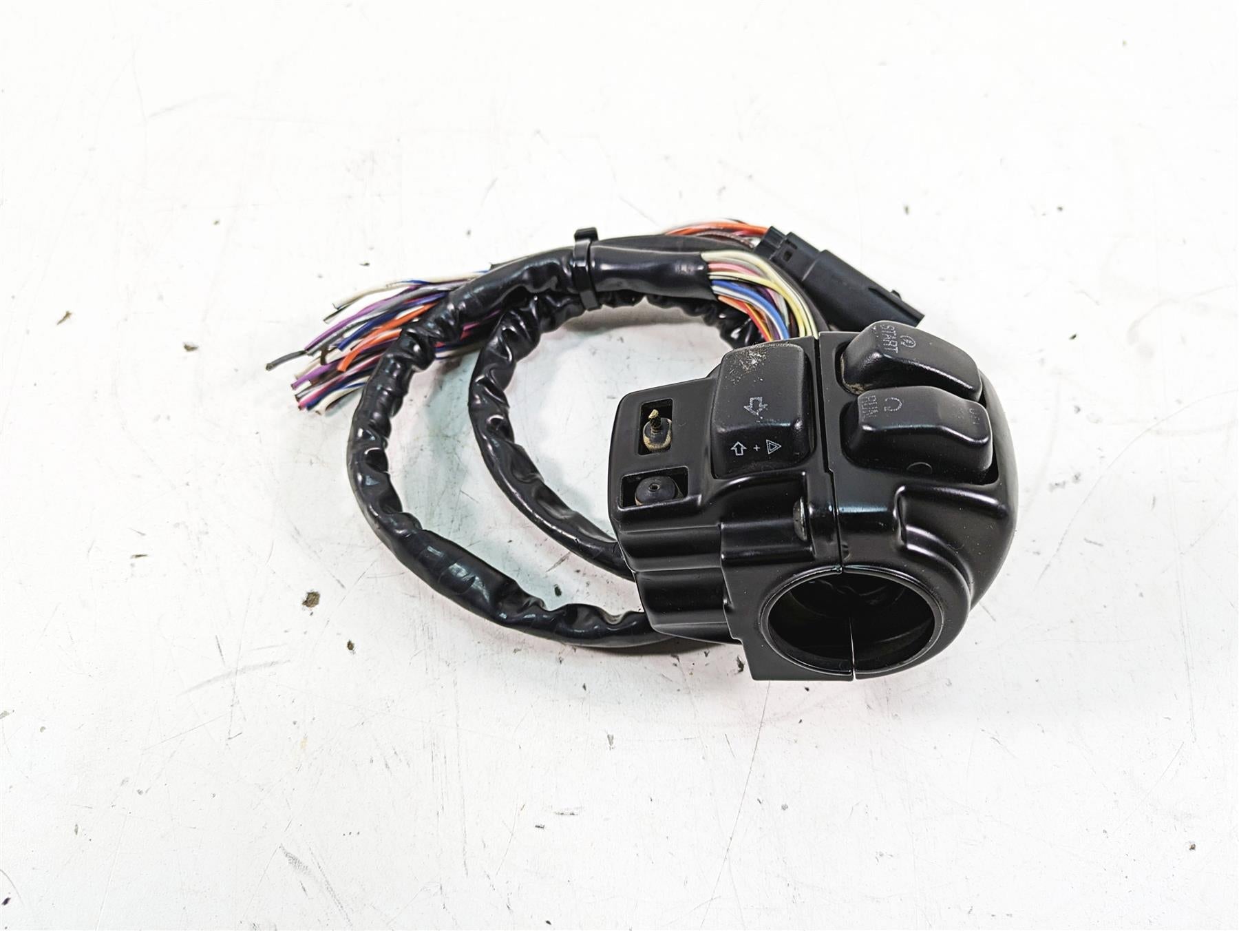 2013 Harley Touring FLHX Street Glide Right Hand Control Switch - Read 71684-06A {{ shop.shopifyCountryName }} - Mototech271