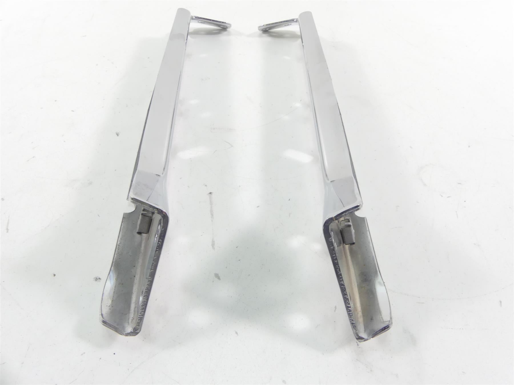 2007 Harley FLHTCU SE CVO Electra Glide Chrome Rear Fender Mount Set 90720-79C {{ shop.shopifyCountryName }} - Mototech271