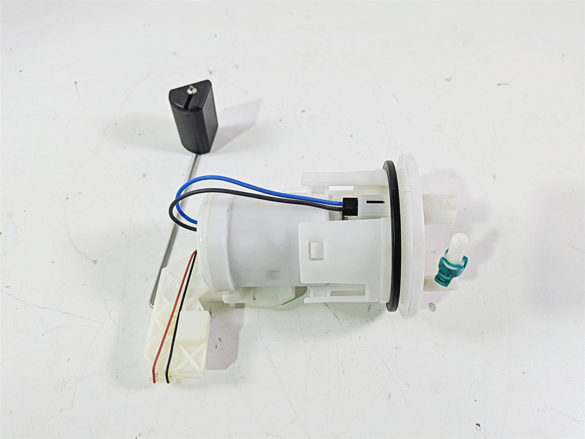 2025 Honda CBR600RR Fuel Gas Petrol Pump 16700-MFJ-D03 {{ shop.shopifyCountryName }} - Mototech271