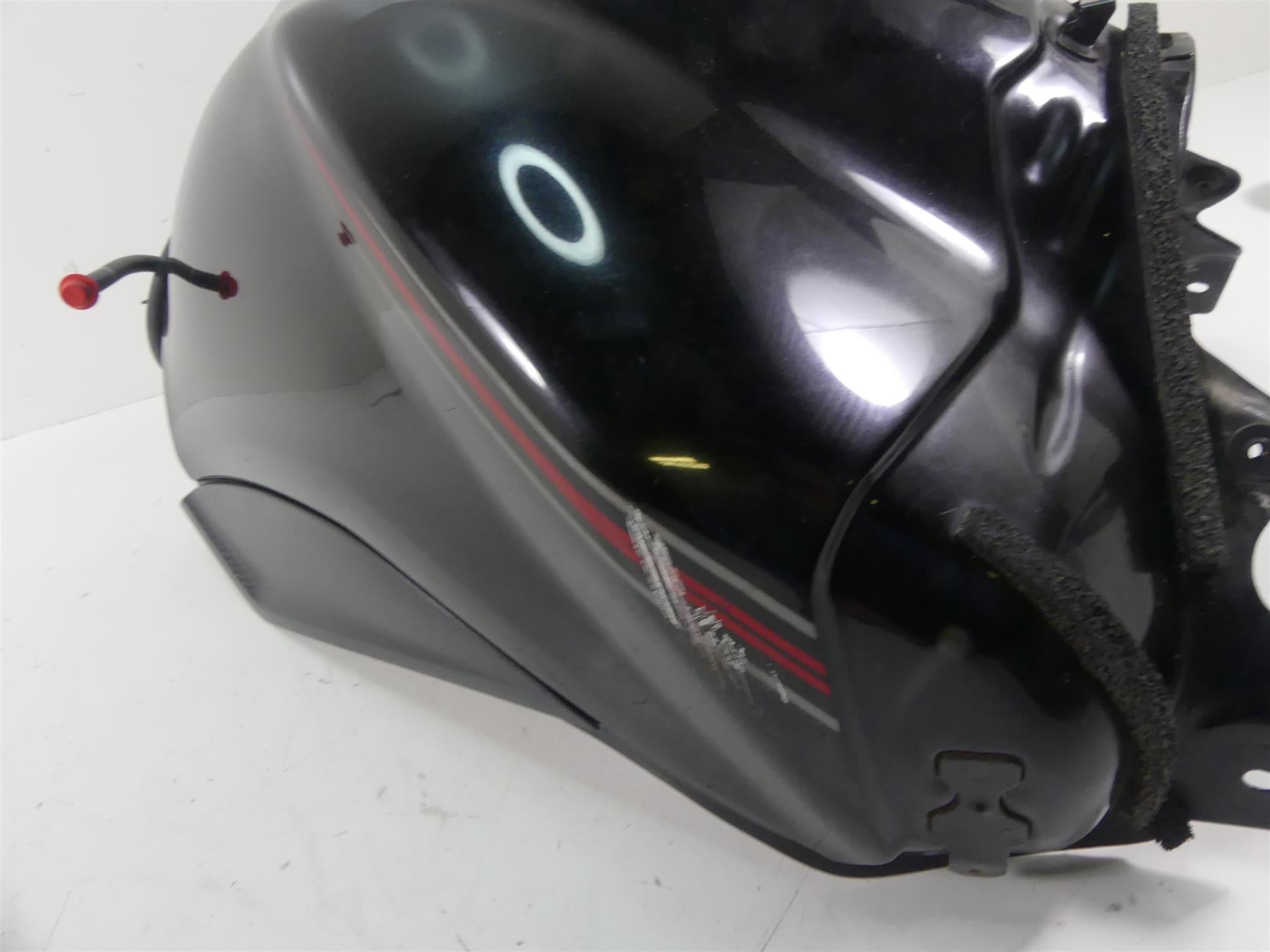 2007 Yamaha FZ1 Fazer Fuel Gas Petrol Tank Reservoir -Read 2D1-YK241-00- {{ shop.shopifyCountryName }} - Mototech271