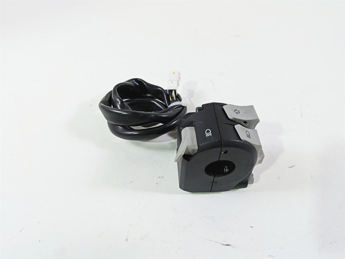 2019 Ducati Supersport 939 S Left Hand Turn Signal Control Switch 65110241C {{ shop.shopifyCountryName }} - Mototech271
