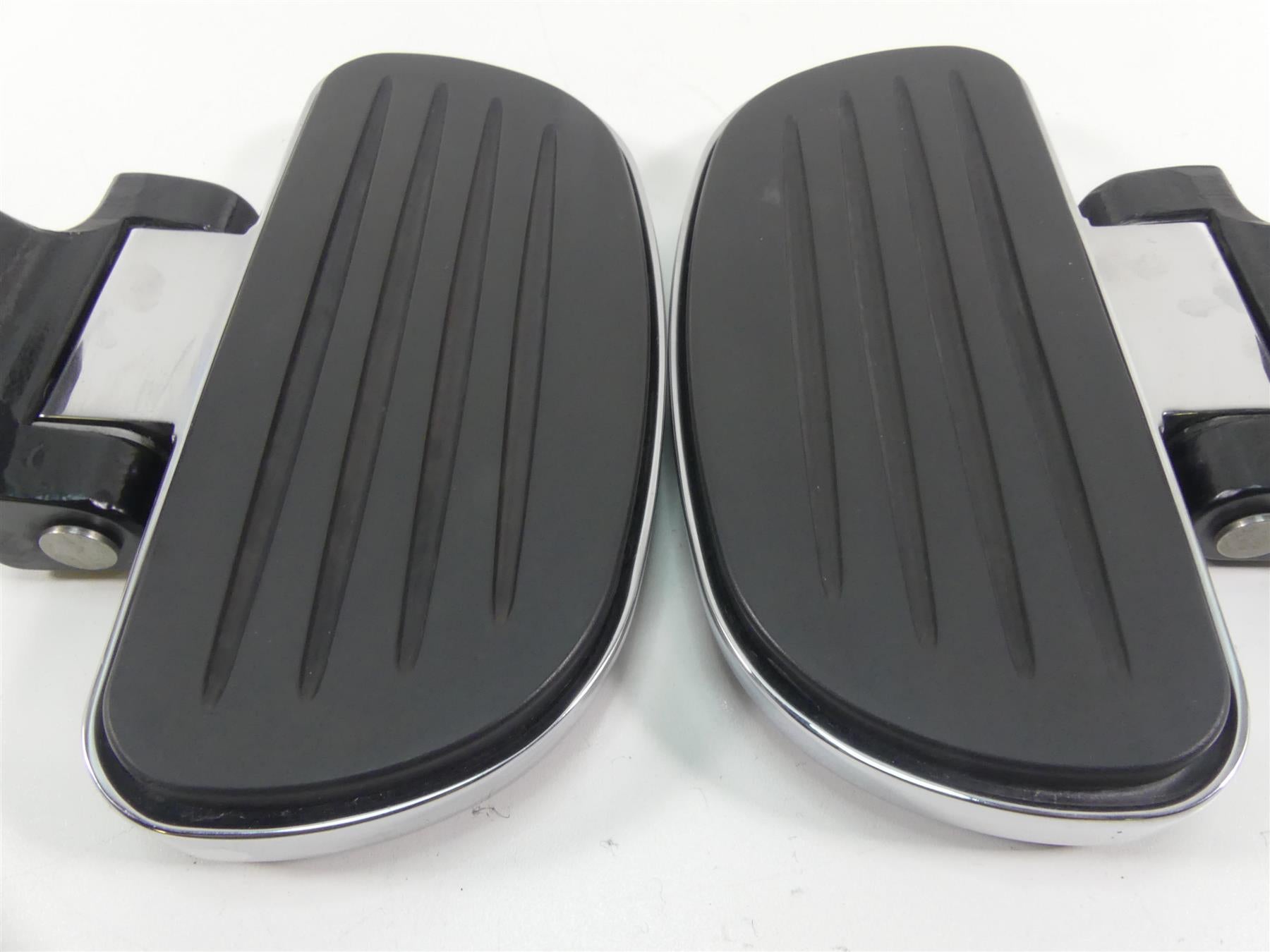 2013 Triumph Rocket 3 Touring Rear Passenger Foot Peg Floor Board Set T2081423 {{ shop.shopifyCountryName }} - Mototech271