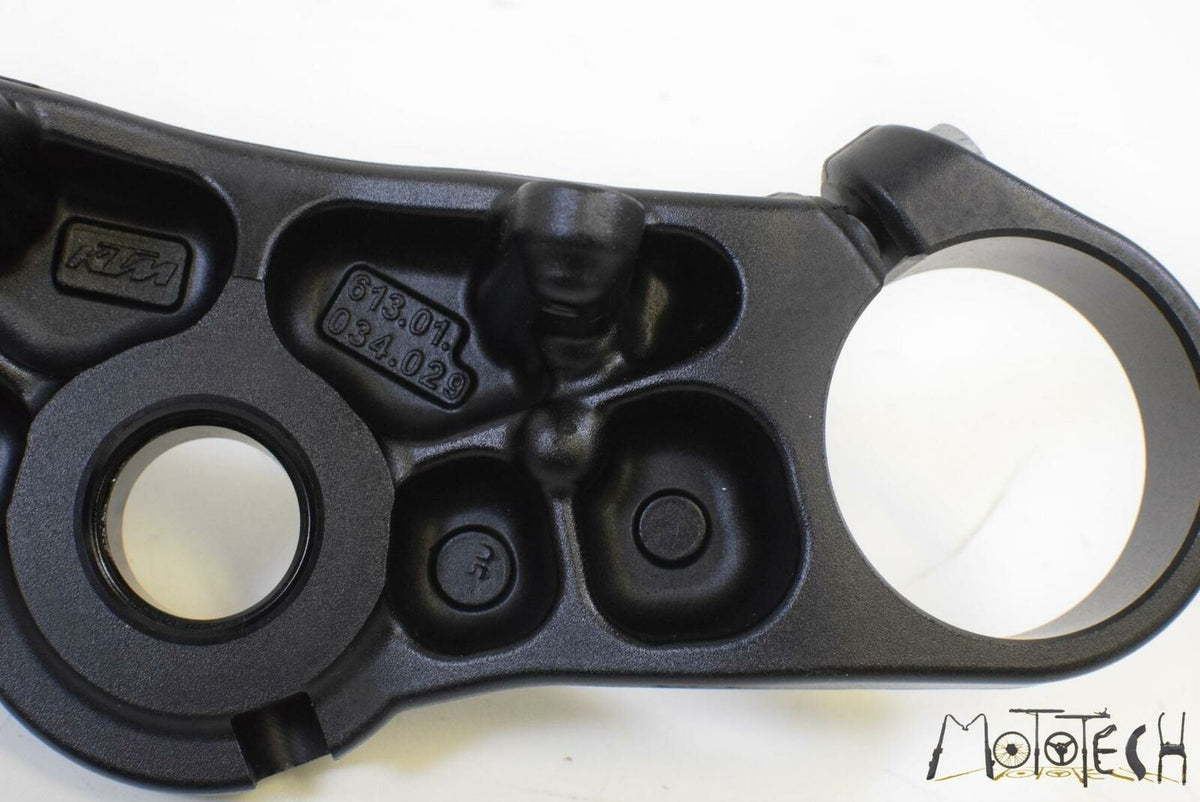 2015 KTM 1290 Super Duke R Upper Triple Tree Steering Clamp 6130103402933S {{ shop.shopifyCountryName }} - Mototech271