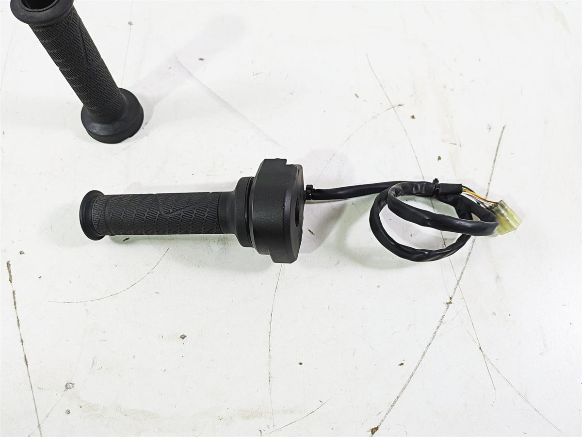 2022 KTM 1290 Super Adventure S Ride By Wire Throttle Sensor Grip 60711012000 {{ shop.shopifyCountryName }} - Mototech271