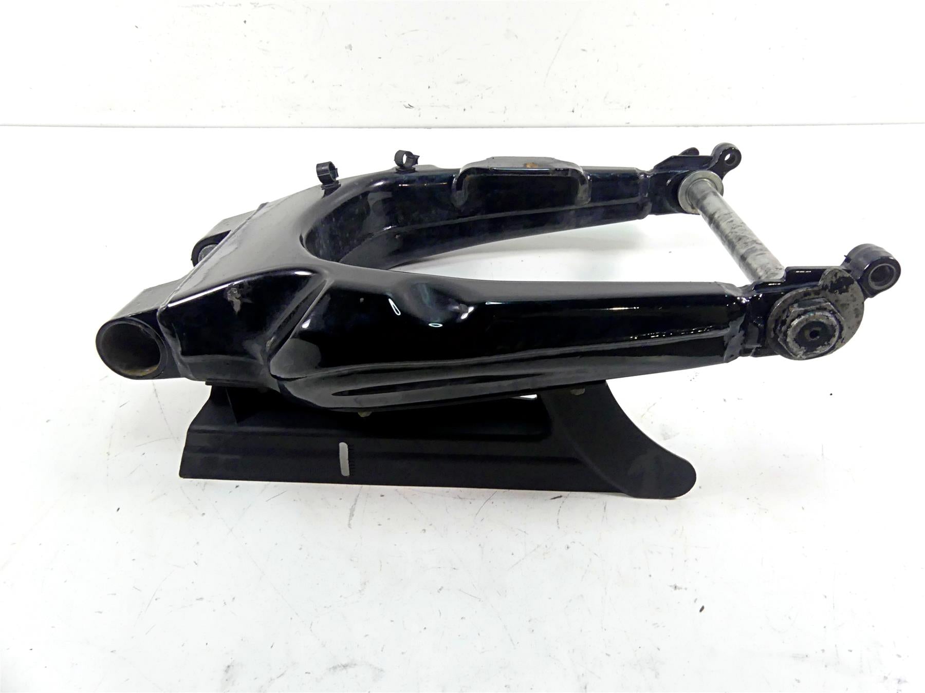 2011 Harley Touring FLTRX Road Glide Rear Swingarm Swing Arm Axle 47549-09A {{ shop.shopifyCountryName }} - Mototech271