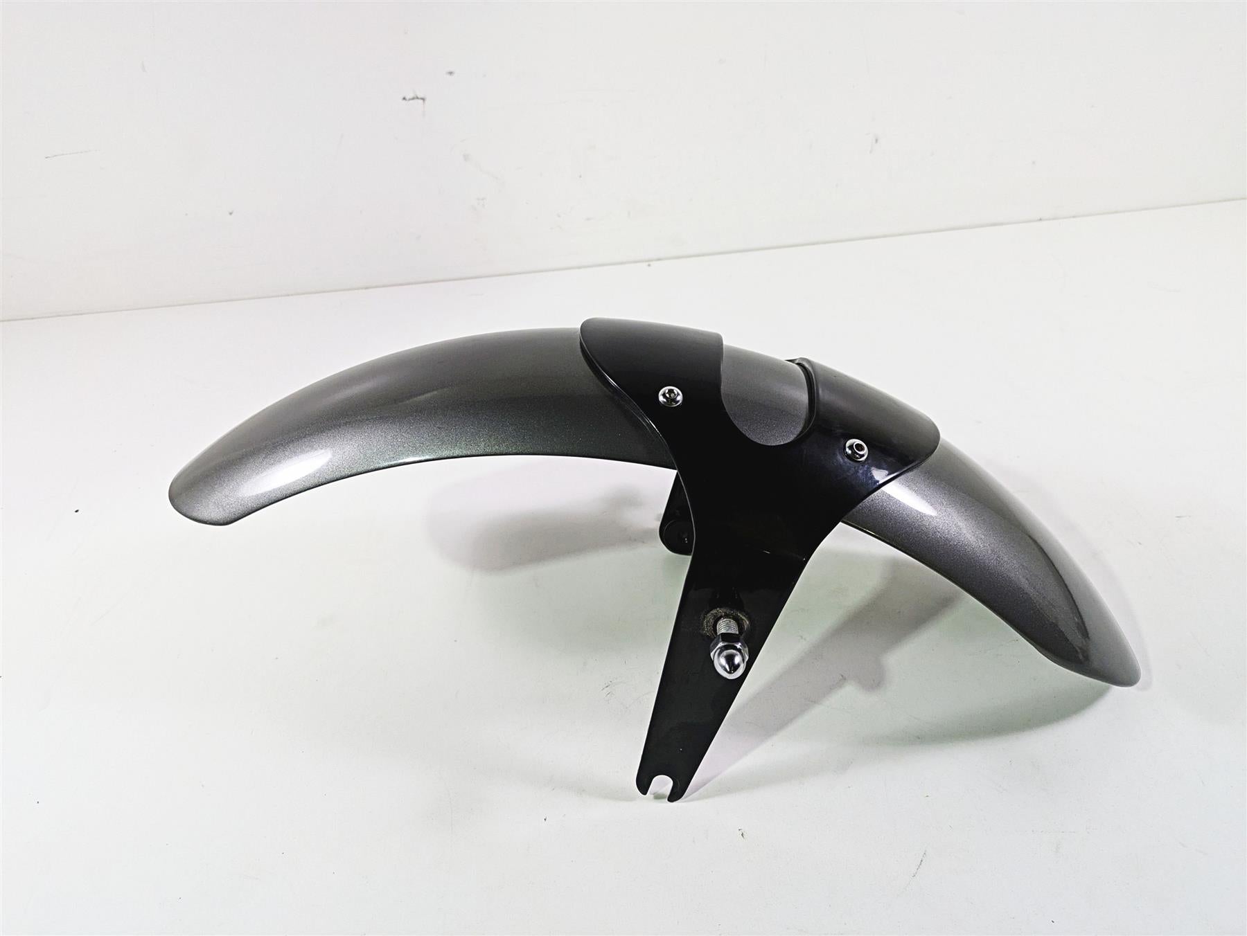 2009 Harley FLSTSB Cross Bones Front Fender Custom Silver Paint - Read 59495-08 {{ shop.shopifyCountryName }} - Mototech271