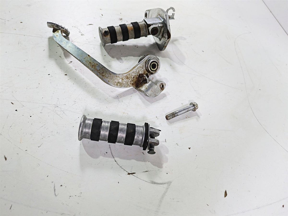 2002 Honda VT1100 Shadow Sabre Right Foot Pegs & Brake Pedal Set 50615-MCK-A00 {{ shop.shopifyCountryName }} - Mototech271