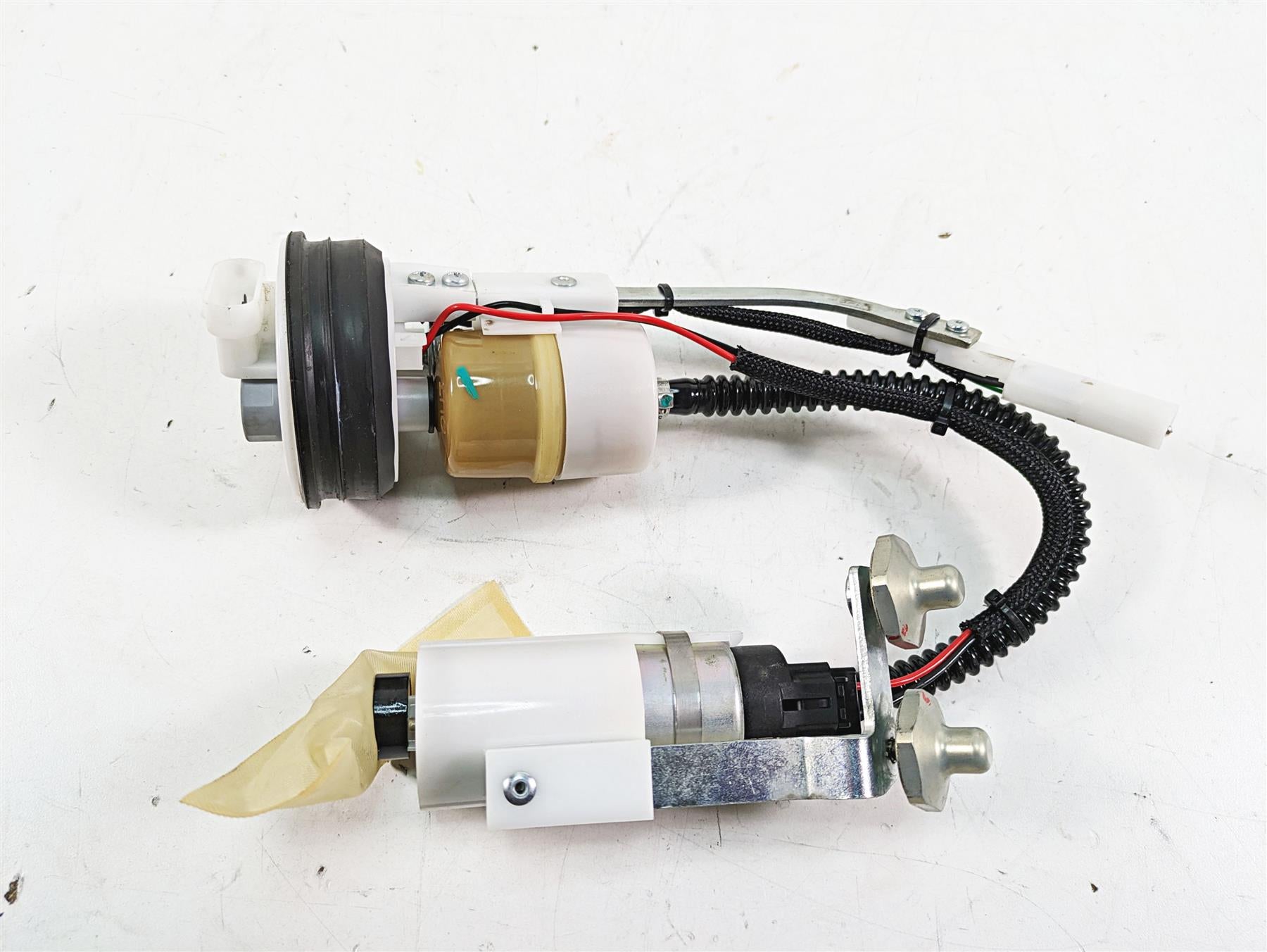 2020 Ducati Hypermotard 950 SP Fuel Gas Petrol Pump - 5k Only 16024362A {{ shop.shopifyCountryName }} - Mototech271