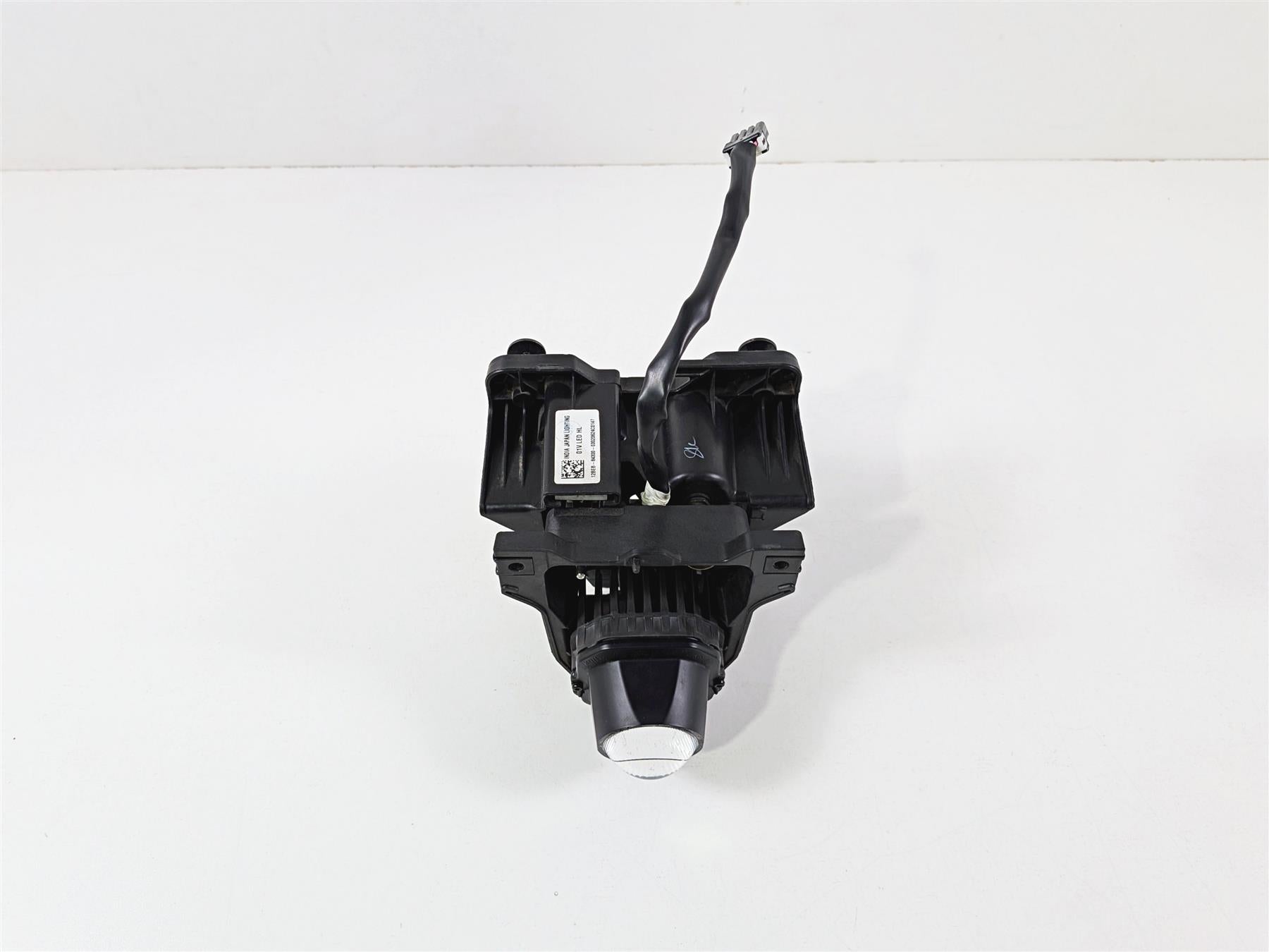 2025 Yamaha YZF R7 Headlight Head Light Lamp Lens - Read BEB-84300-03-00 {{ shop.shopifyCountryName }} - Mototech271
