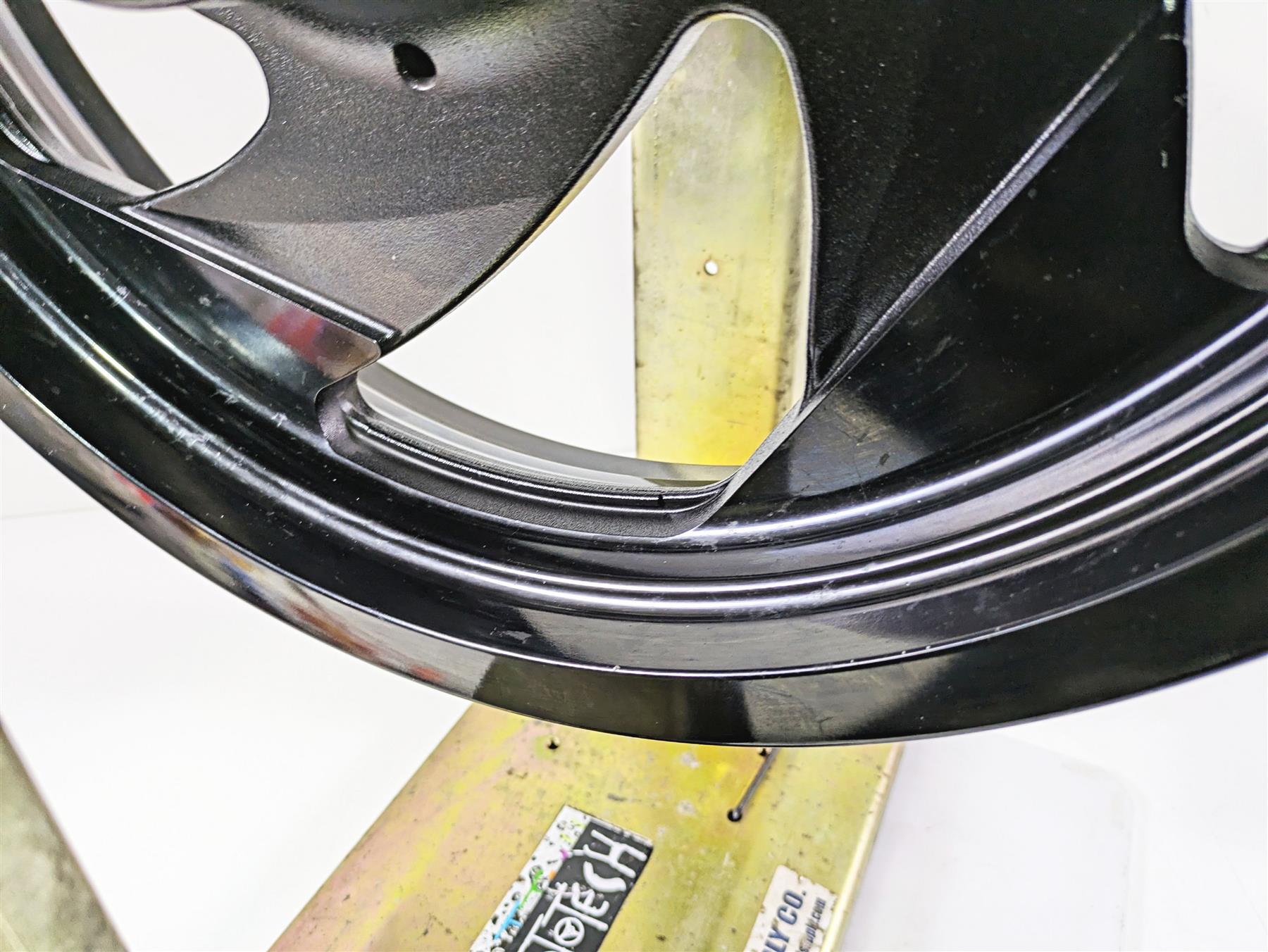 2016 Suzuki M109R VZR1800 Boulevard Straight 18x3.5 Front Wheel 54111-48G10-019 {{ shop.shopifyCountryName }} - Mototech271