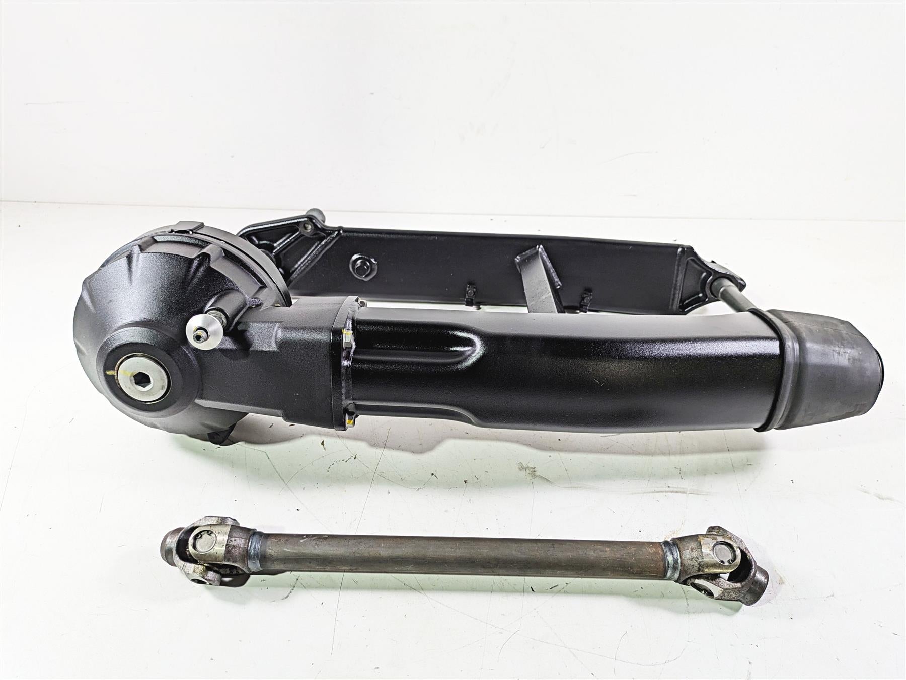 2014 Moto Guzzi California 1400 Touring Swingarm Differential Drive Shaft 887300 {{ shop.shopifyCountryName }} - Mototech271
