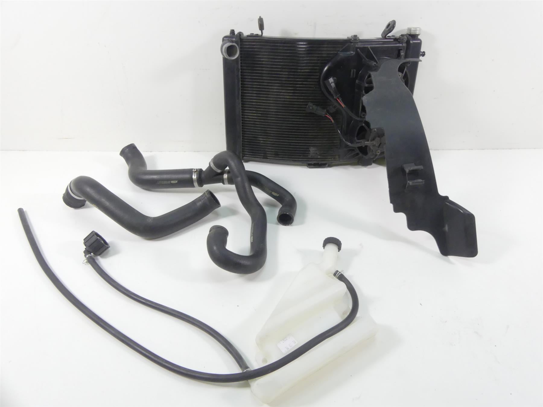 2019 KTM 1290R Super Adventure Radiator Fan Reservoir Hose Set 60335010100 | Mototech271